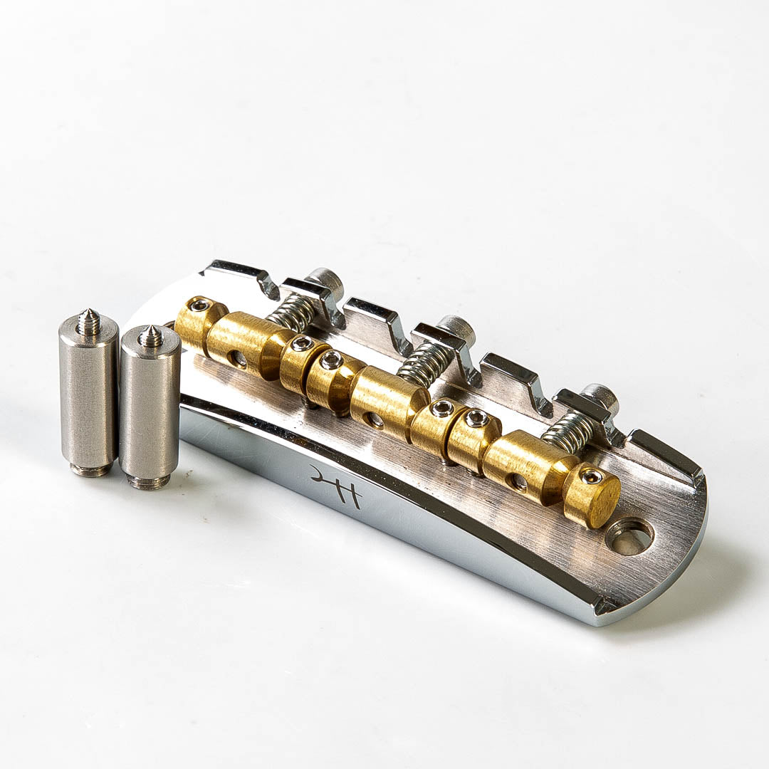 halon bass VI bridge front angled view with imperial posts