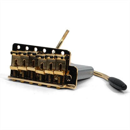 goldo strat trem with steel block front angled view with trem arm gold