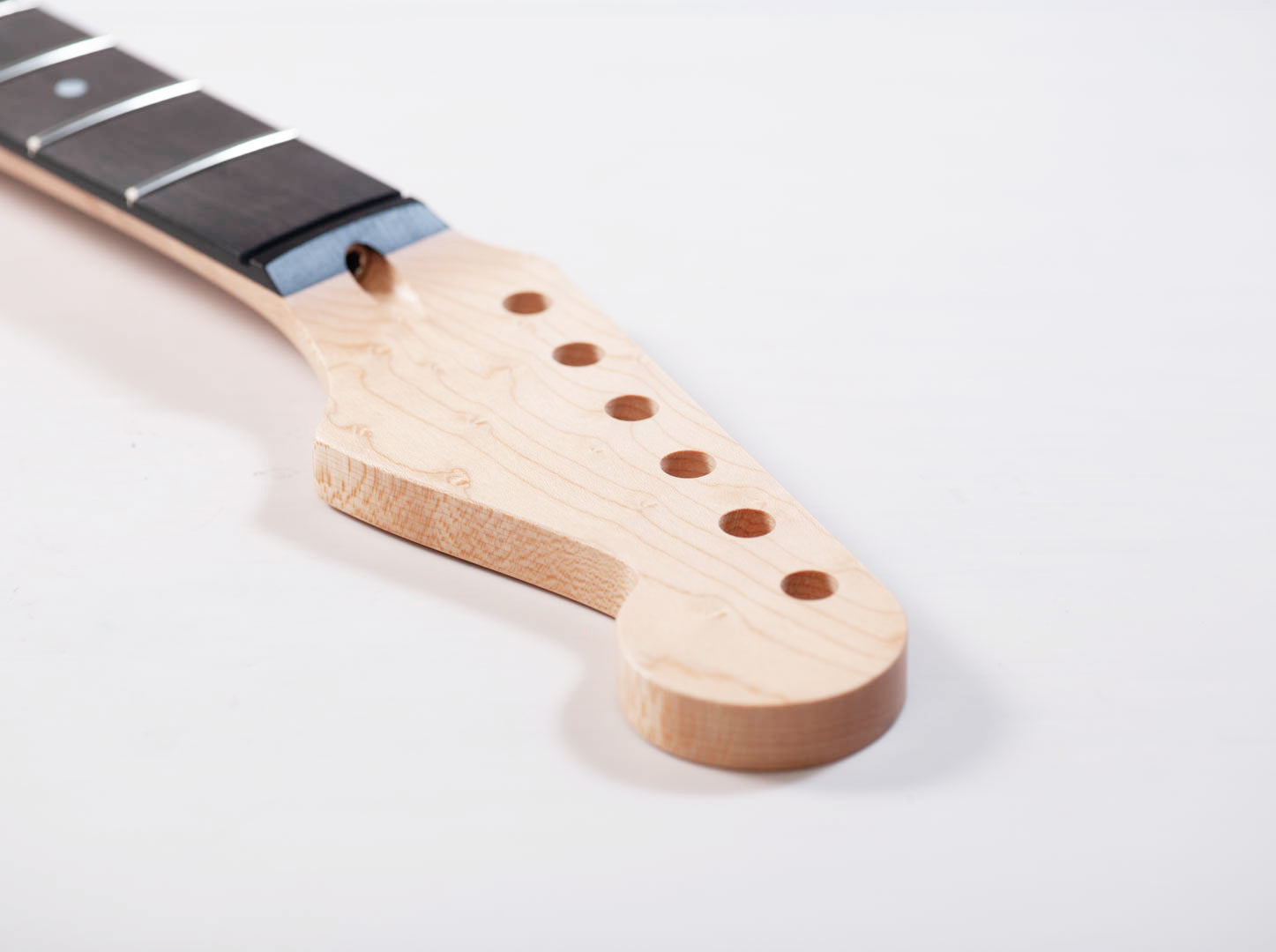ap select birds eye maple strat neck headstock view